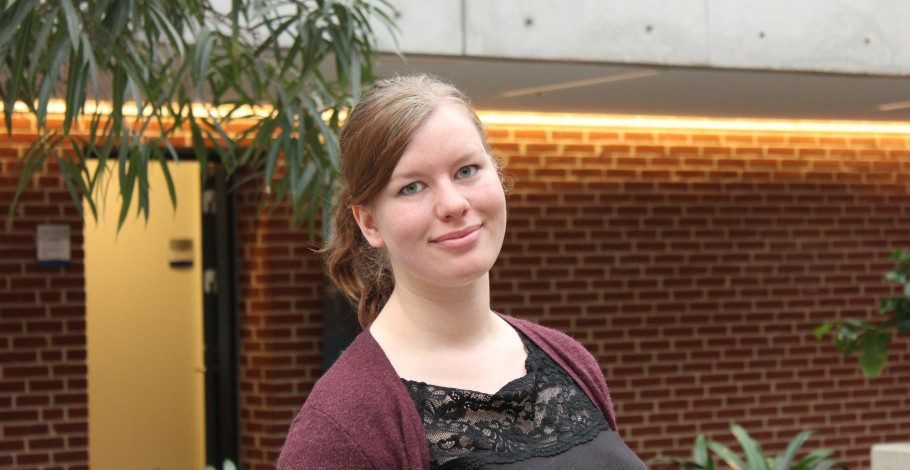 Julie, der læser bioanalytiker