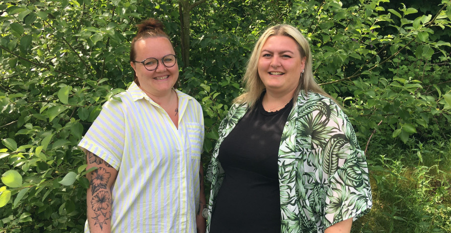 Tove Andersen og Chloé Calderelli bor i samme bofællesskab, er veninder og laver nu også podcast sammen. Tove Andersen og Chloé Calderelli