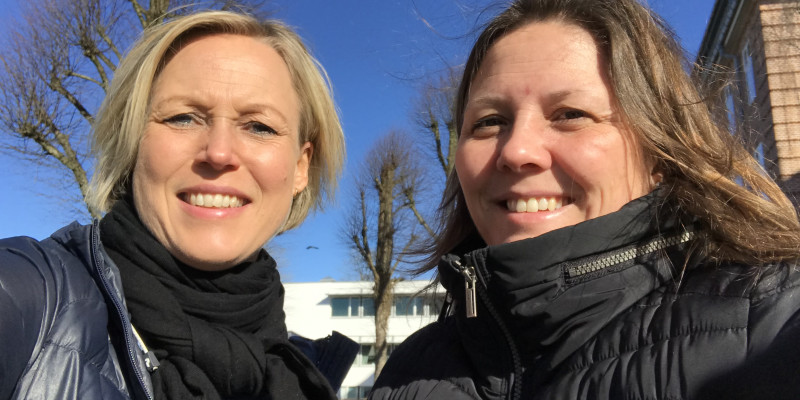 Billede Britt Skov Mauritzen og Hildegunn Juulsgaard Johannesen bidrager begge til bogen "Visuelle og digitale metoder - på det sociale område"