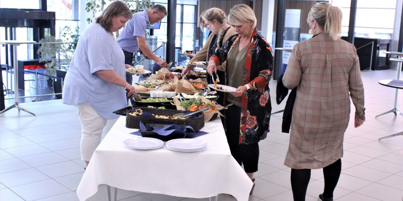 Ingen fejring uden god mad. 