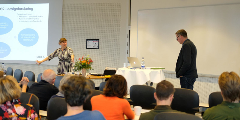 Lektor Jens Jørgen Hansen fra SDU diskuterede bidrag til professionsforskning med Ane Bjerre Odgaard